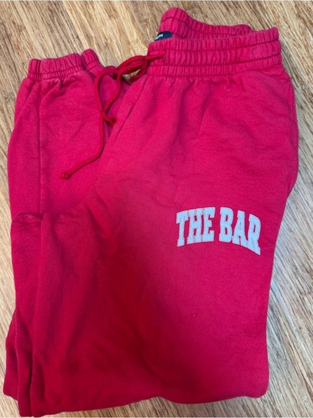 Red 'THE BAR' Crewneck Sweatshirt & joggers Set large - Picture 3 of 3